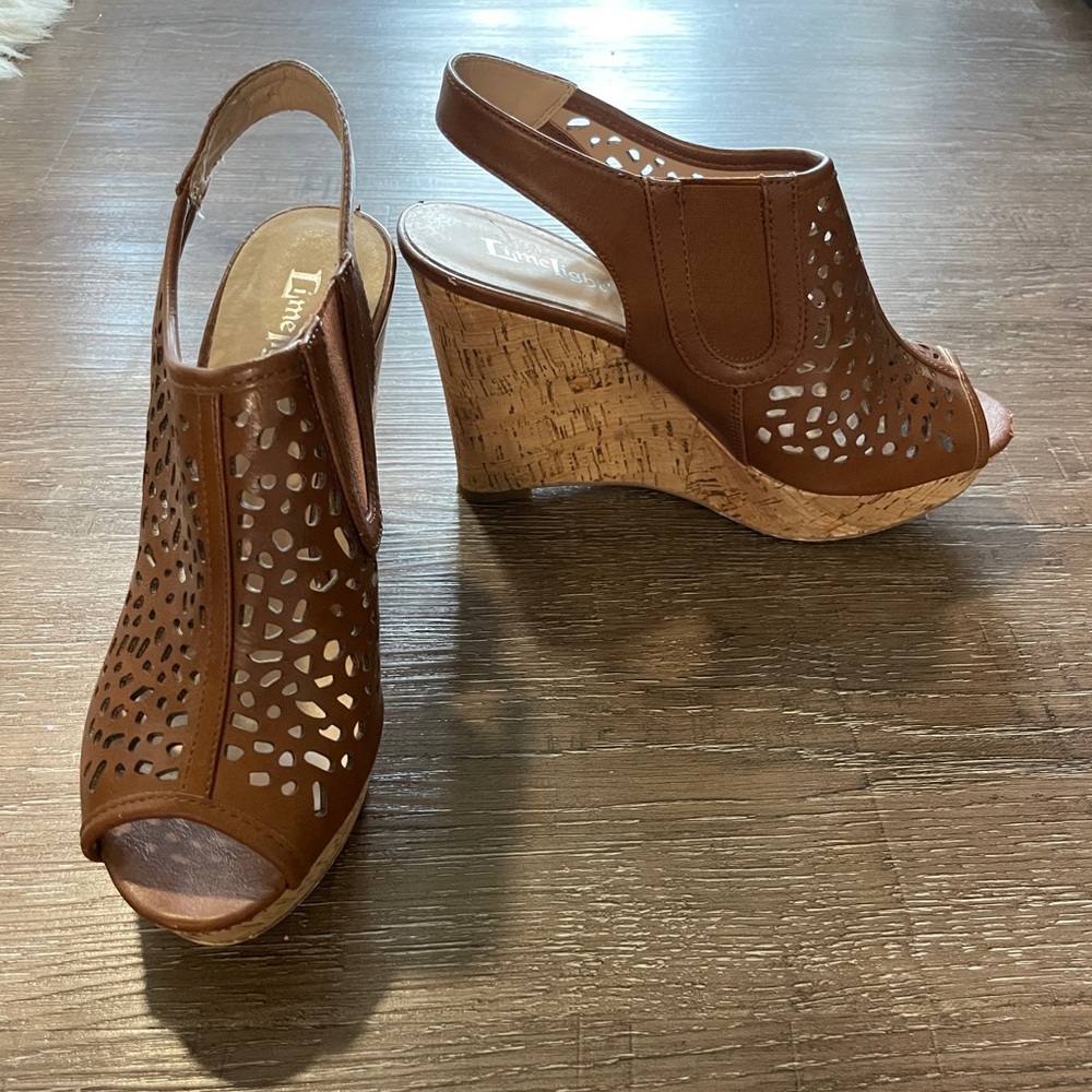 Limelight Brown Leather Cork Wedges Cutouts Peep toe Ankle Strap 4.5” Heel